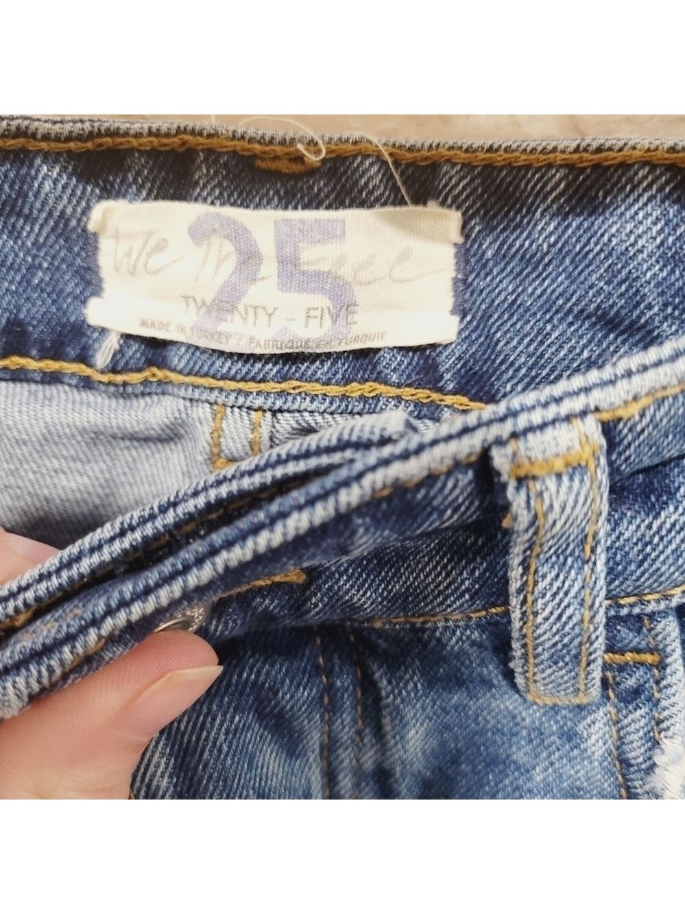 We the Free distressed button fly High rise jean - Picture 7 of 11